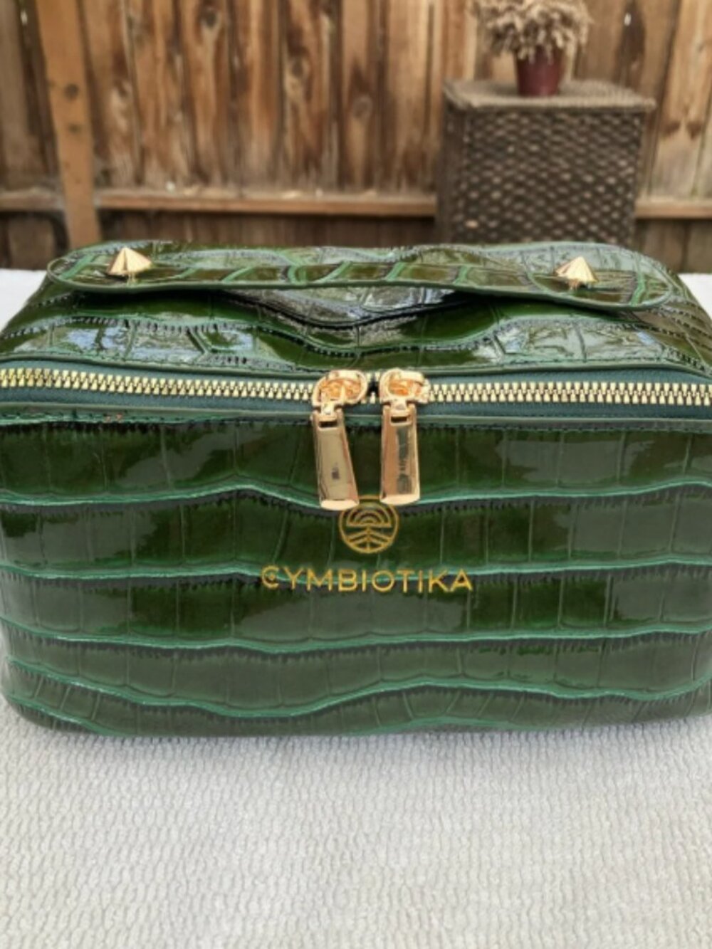 Cymbiotika Green Crocodile-Embossed Women's Makeup Bag